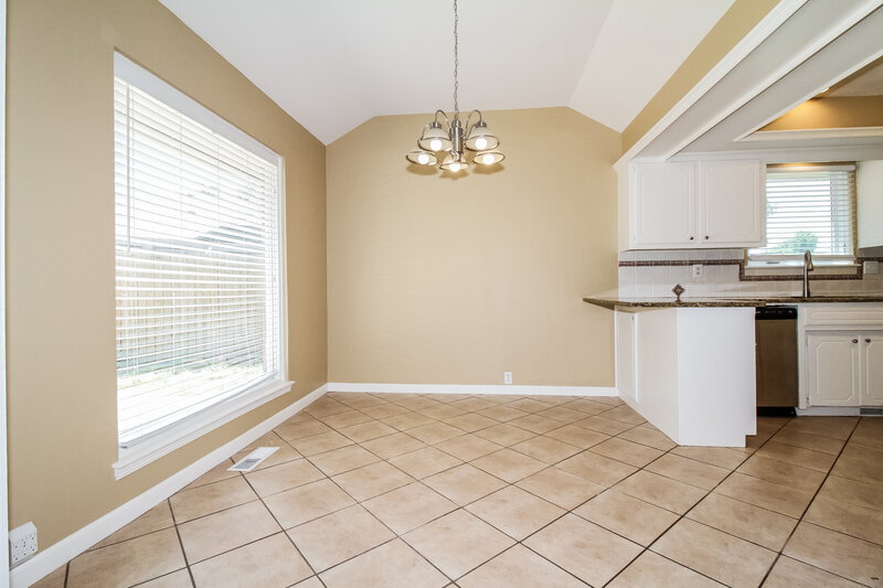 1,475/Mo, 1204 Lynn Fry Blvd Midwest City, OK 73130 Dining Room View