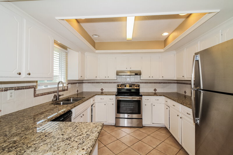 1,475/Mo, 1204 Lynn Fry Blvd Midwest City, OK 73130 Kitchen View