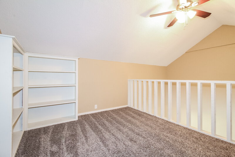 1,475/Mo, 1204 Lynn Fry Blvd Midwest City, OK 73130 Walk In Closet View