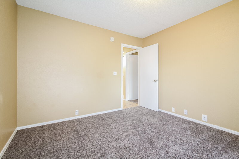 1,475/Mo, 1204 Lynn Fry Blvd Midwest City, OK 73130 Bedroom View 4
