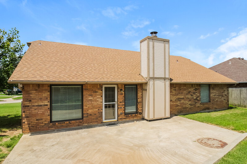 1,475/Mo, 1204 Lynn Fry Blvd Midwest City, OK 73130 Rear View