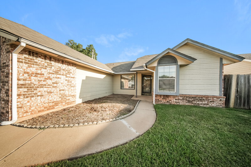 1,430/Mo, 1105 Northridge Rd Moore, OK 73160 Front Entrance View