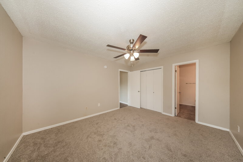 1,430/Mo, 1105 Northridge Rd Moore, OK 73160 Main Bedroom View