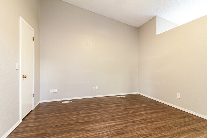 1,535/Mo, 503 Clover Rd Moore, OK 73160 Main Bedroom View 2