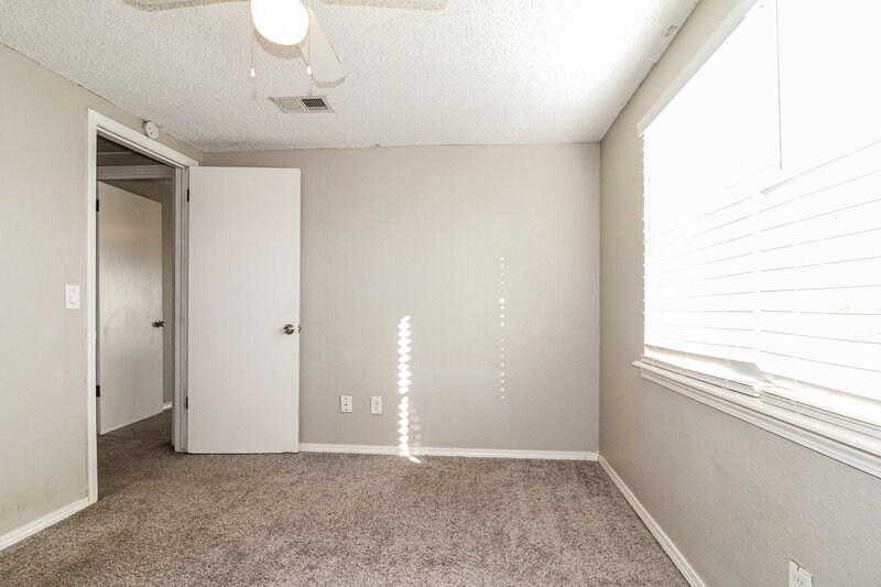 1,535/Mo, 503 Clover Rd Moore, OK 73160 Bedroom View 4