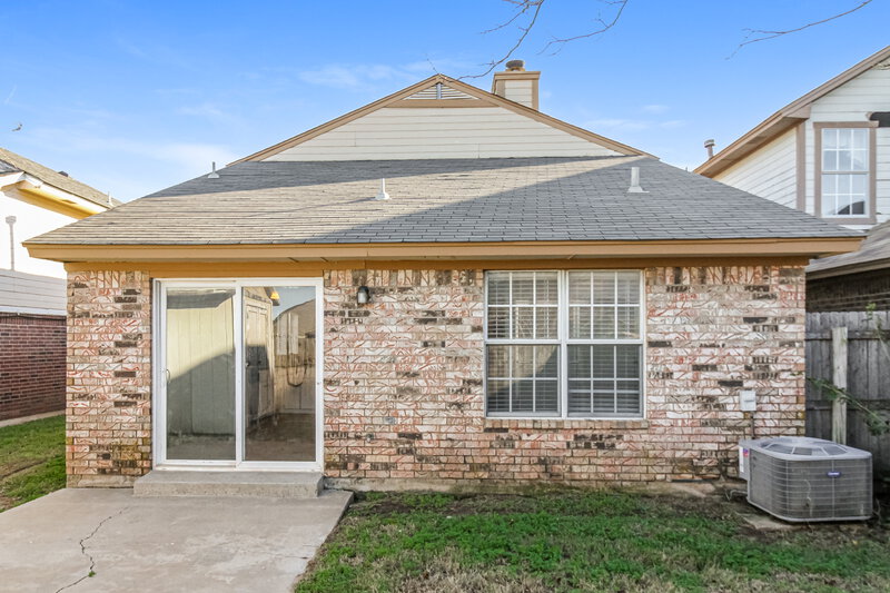 1,535/Mo, 503 Clover Rd Moore, OK 73160 Rear View