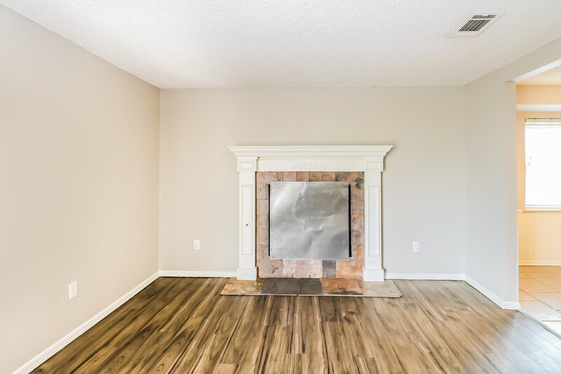 1,330/Mo, 10305 S Winston Way Oklahoma City, OK 73139 Living Room View 4