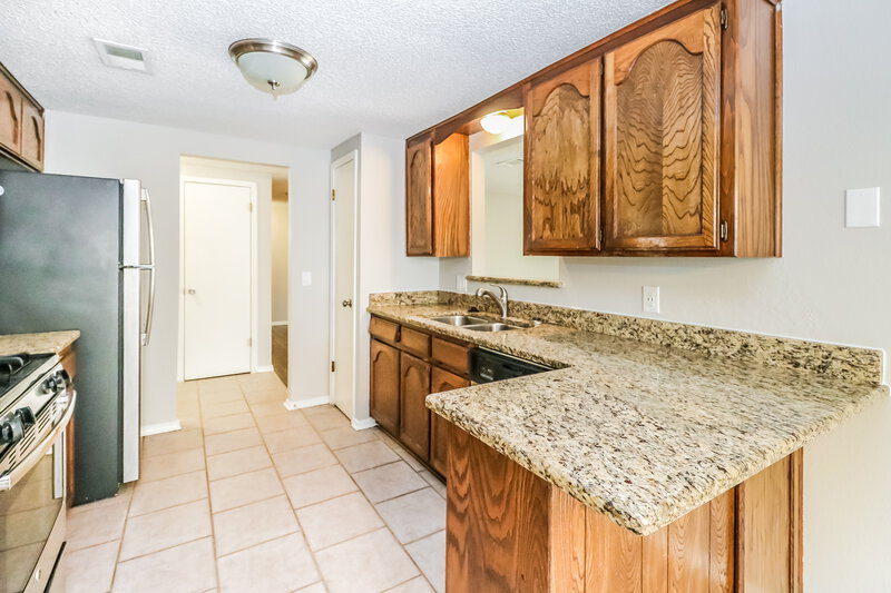 1,330/Mo, 10305 S Winston Way Oklahoma City, OK 73139 Kitchen View