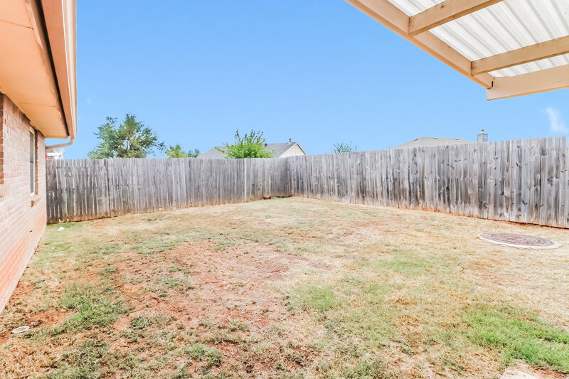 1,330/Mo, 10305 S Winston Way Oklahoma City, OK 73139 Rear View