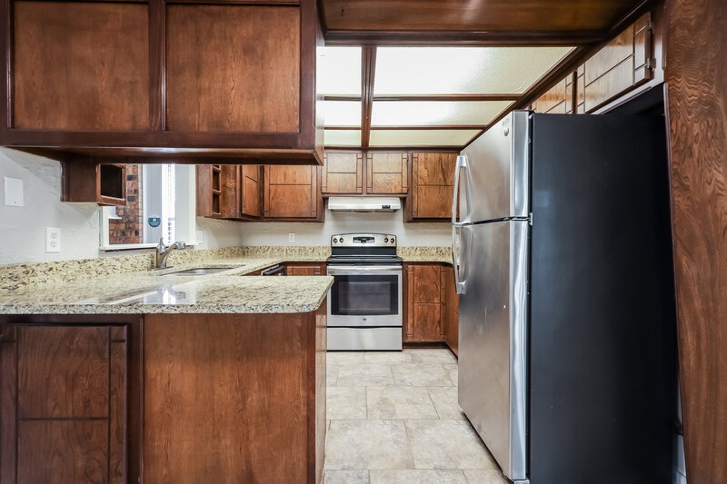1,595/Mo, 12913 Heron Ln Oklahoma City, OK 73170 Kitchen View