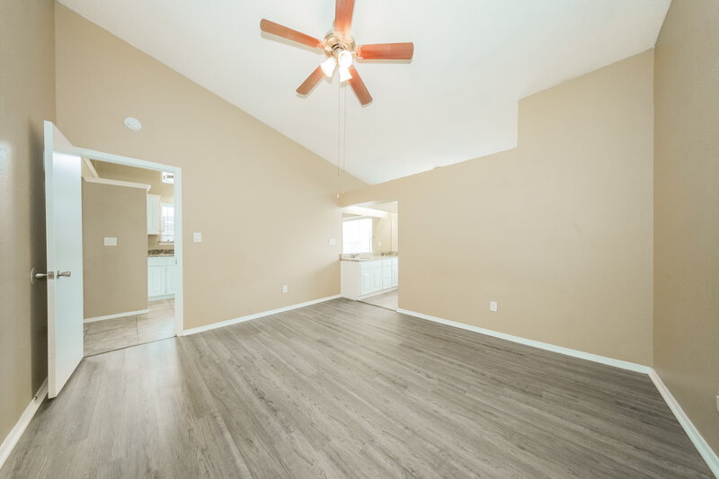 1,855/Mo, 616 Stoneridge Dr Moore, OK 73160 Main Bedroom View