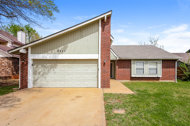 1,475/Mo, 2205 NE 9th St Moore, OK 73160 External View