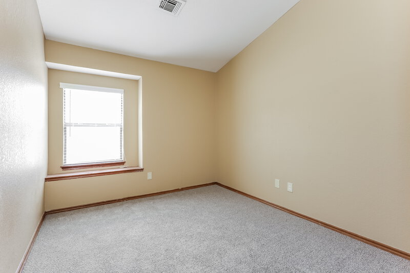 1,475/Mo, 2205 NE 9th St Moore, OK 73160 Bedroom View 2