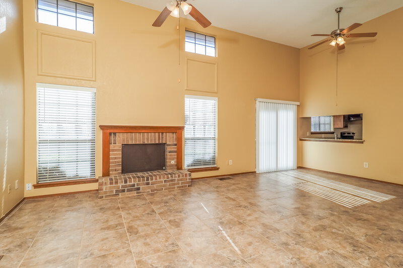 1,630/Mo, 7728 Doris Dr Oklahoma City, OK 73162 Living Room View