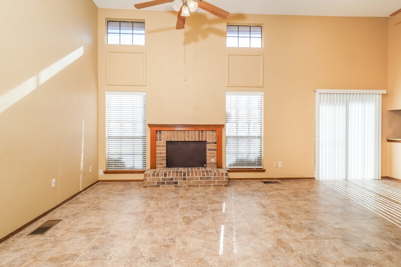 1,630/Mo, 7728 Doris Dr Oklahoma City, OK 73162 Living Room View 2