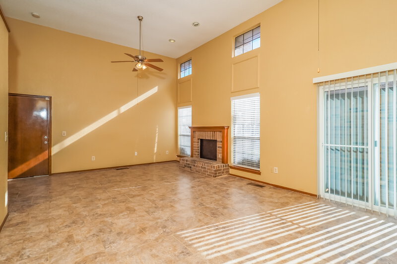 1,630/Mo, 7728 Doris Dr Oklahoma City, OK 73162 Living Room View 3