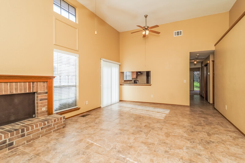 1,630/Mo, 7728 Doris Dr Oklahoma City, OK 73162 Living Room View 4