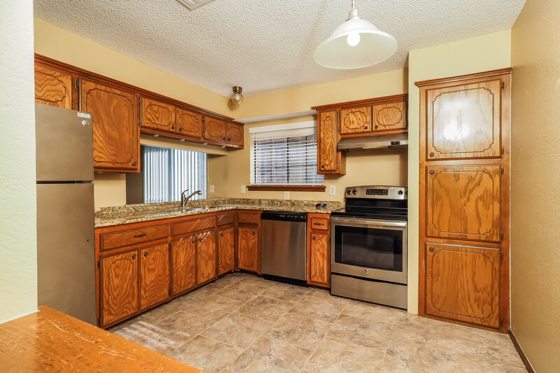 1,630/Mo, 7728 Doris Dr Oklahoma City, OK 73162 Kitchen View