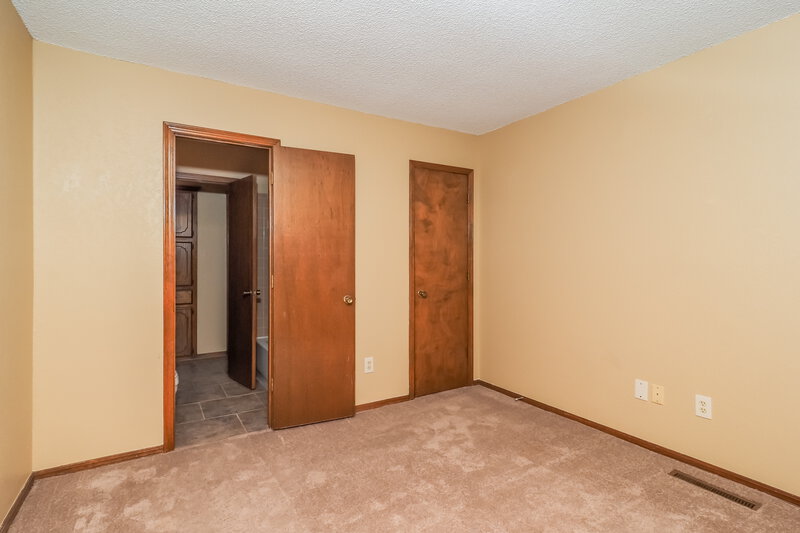 1,630/Mo, 7728 Doris Dr Oklahoma City, OK 73162 Bedroom View
