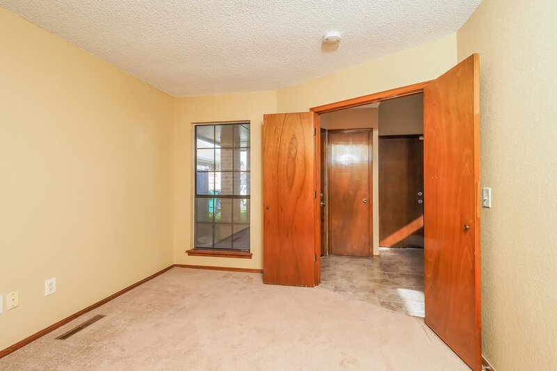 1,630/Mo, 7728 Doris Dr Oklahoma City, OK 73162 Bedroom View 2