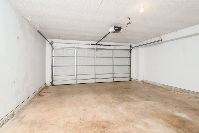 1,630/Mo, 7728 Doris Dr Oklahoma City, OK 73162 Garage View