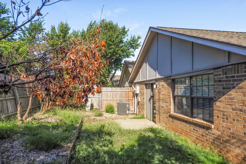 1,630/Mo, 7728 Doris Dr Oklahoma City, OK 73162 Rear View 2