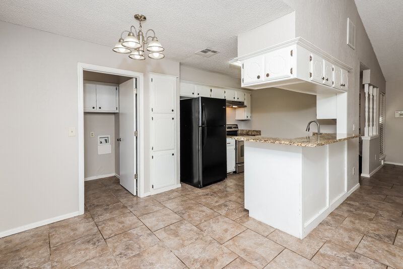 1,505/Mo, 2301 Fairfield Dr Edmond, OK 73012 Dining Room View