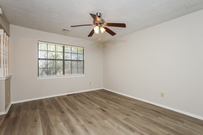 1,505/Mo, 2301 Fairfield Dr Edmond, OK 73012 Main Bedroom View 2