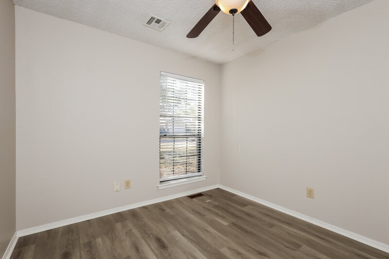 1,505/Mo, 2301 Fairfield Dr Edmond, OK 73012 Bedroom View