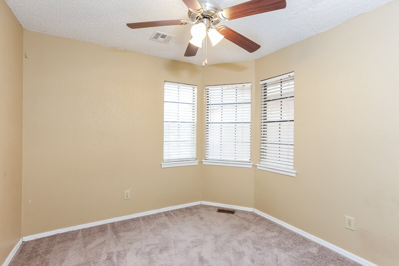 1,505/Mo, 2301 Fairfield Dr Edmond, OK 73012 Bedroom View 3