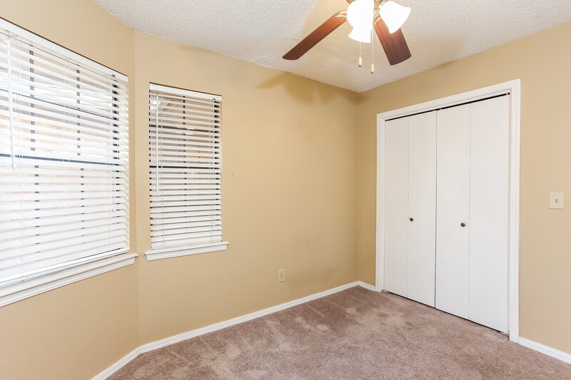 1,505/Mo, 2301 Fairfield Dr Edmond, OK 73012 Bedroom View 4