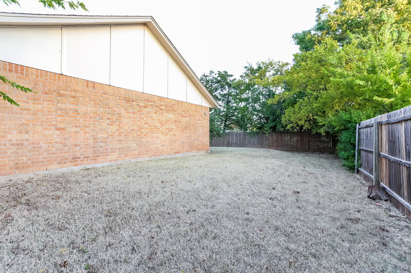 1,505/Mo, 2301 Fairfield Dr Edmond, OK 73012 Rear View 4