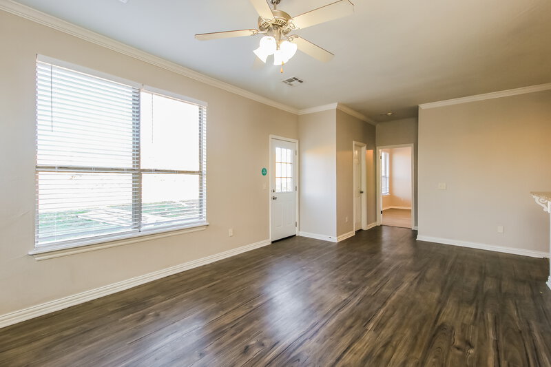 1,495/Mo, 12001 Garden Ct Oklahoma City, OK 73170 Living Room View 2