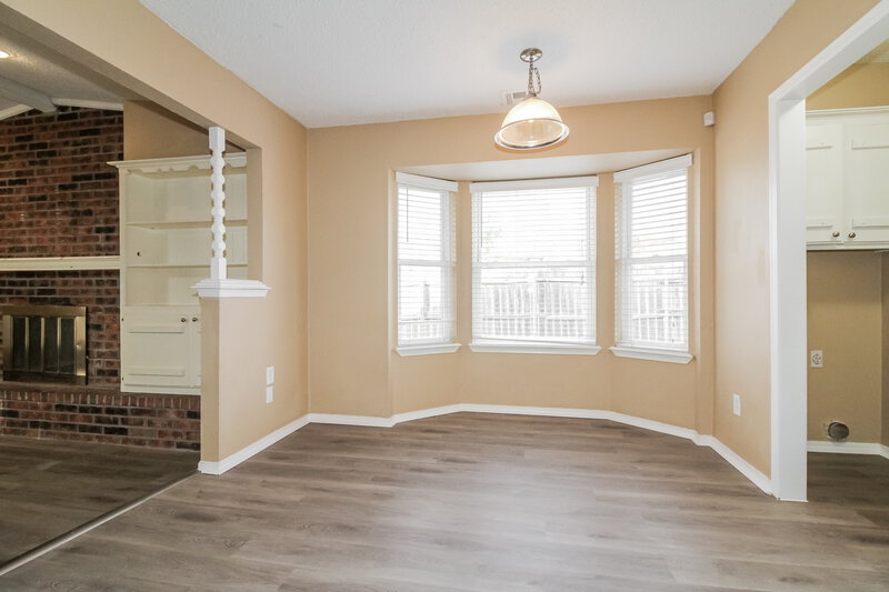 1,495/Mo, 501 S Bouziden Dr Moore, OK 73160 Dining Room View