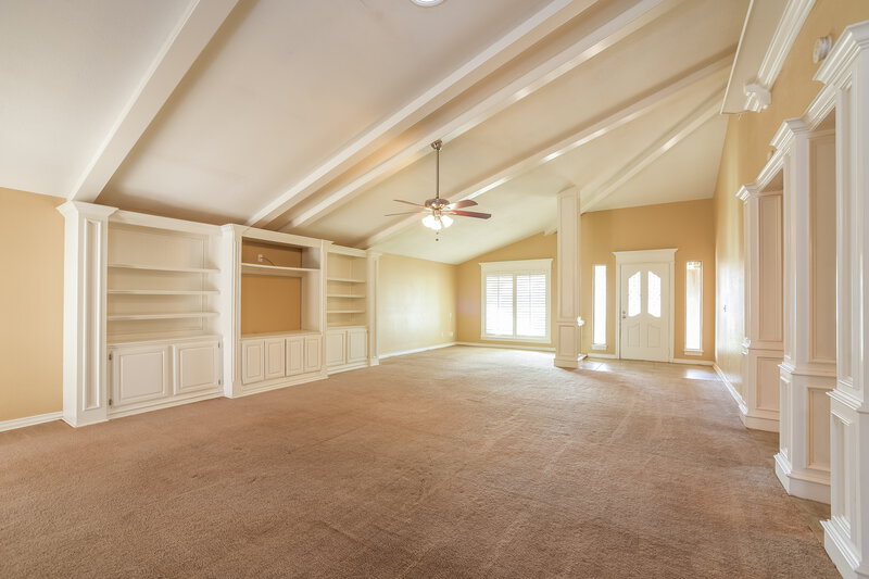 1,665/Mo, 10004 Southridge Dr Oklahoma City, OK 73159 Living Room View 2