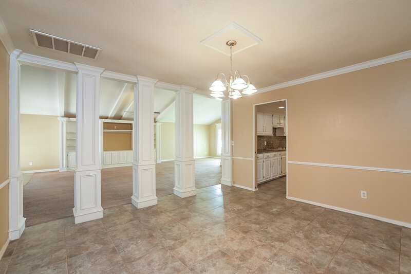 1,665/Mo, 10004 Southridge Dr Oklahoma City, OK 73159 Dining Room View 3