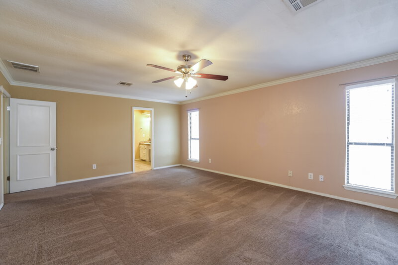 1,665/Mo, 10004 Southridge Dr Oklahoma City, OK 73159 Main Bedroom View 2