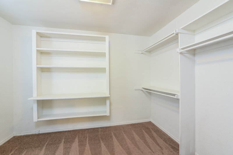 1,665/Mo, 10004 Southridge Dr Oklahoma City, OK 73159 Walk In Closet View