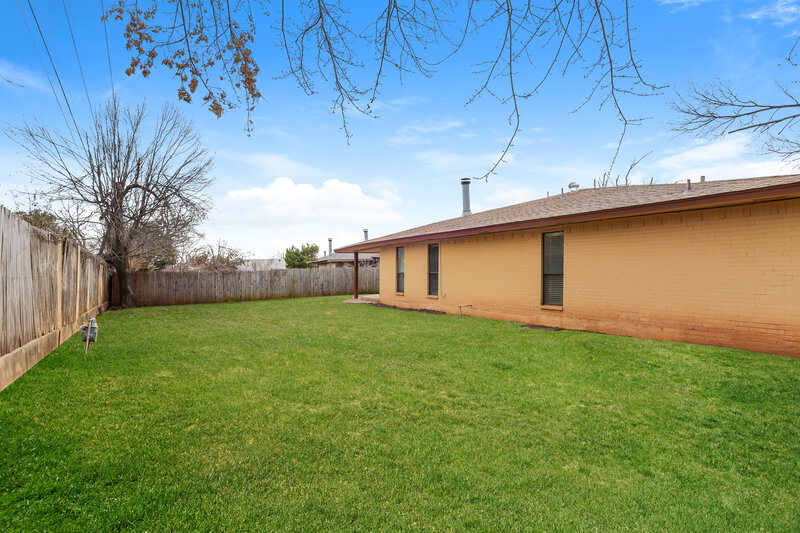1,665/Mo, 10004 Southridge Dr Oklahoma City, OK 73159 Rear View 2