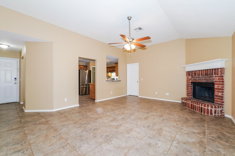 1,675/Mo, 13312 Mayberry Pl Oklahoma City, OK 73142 Living Room View 2