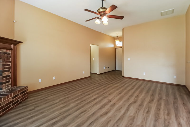 1,595/Mo, 2817 SE 96th St Oklahoma City, OK 73160 Living Room View