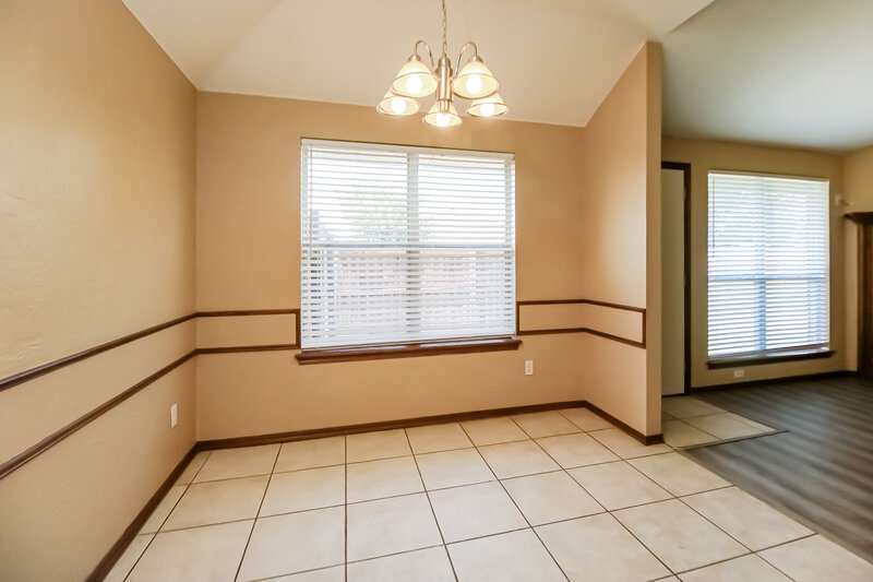 1,595/Mo, 2817 SE 96th St Oklahoma City, OK 73160 Dining Room View