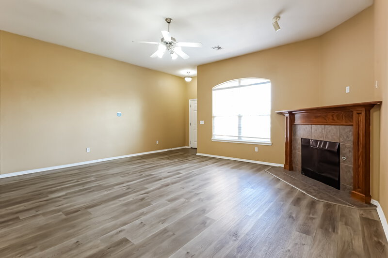 2,230/Mo, 2321 Fruitful Dr Midwest City, OK 73130 Living Room View
