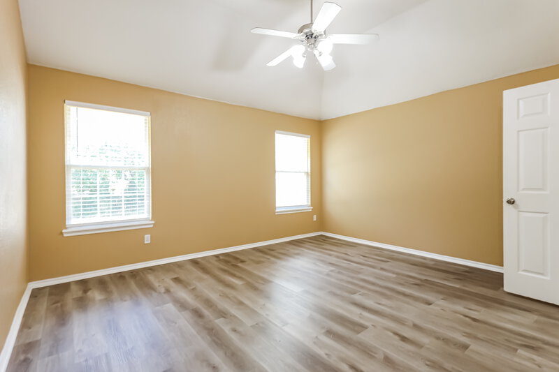 2,230/Mo, 2321 Fruitful Dr Midwest City, OK 73130 Main Bedroom View