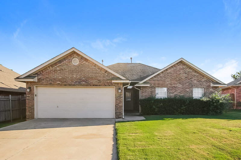 1,505/Mo, 912 SW 38th St Moore, OK 73160 External View