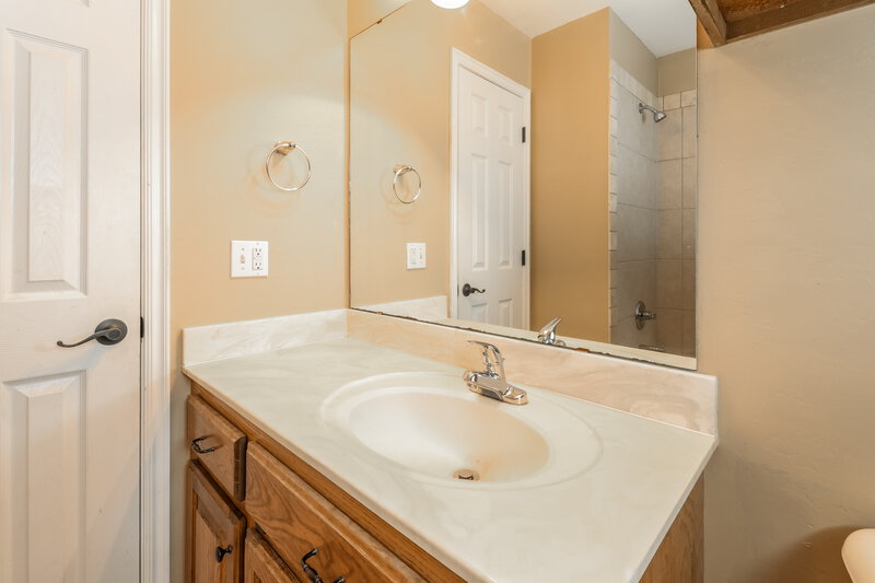 1,485/Mo, 5113 SE 79th St Oklahoma City, OK 73135 Bathroom View