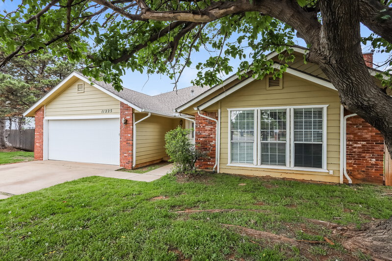 1,600/Mo, 11225 Glendover Ct Oklahoma City, OK 73162 Front View