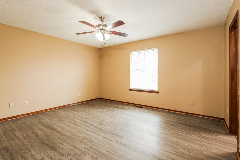 1,600/Mo, 11225 Glendover Ct Oklahoma City, OK 73162 Main Bedroom View