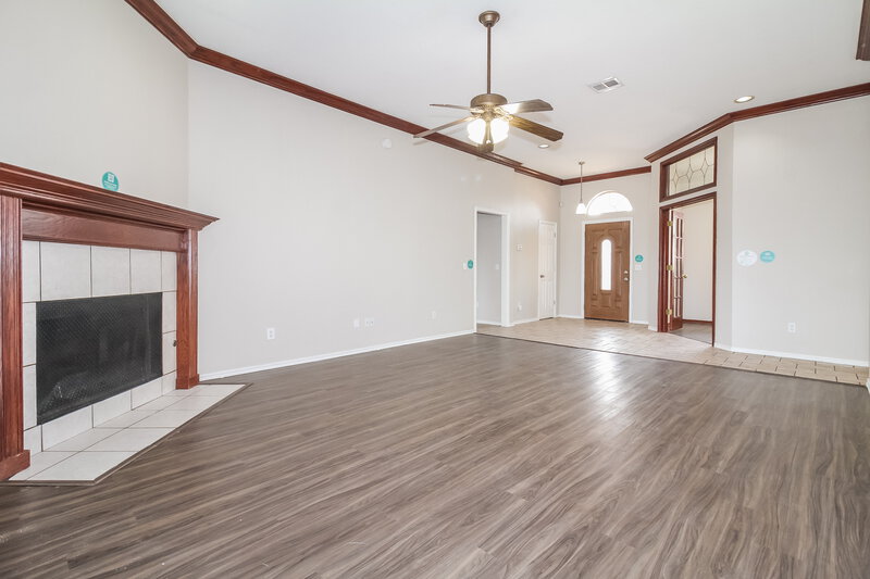 1,610/Mo, 409 Eastview Dr Yukon, OK 73099 Living Room View