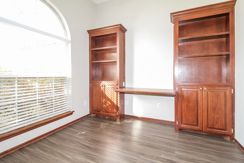 1,610/Mo, 409 Eastview Dr Yukon, OK 73099 Office View